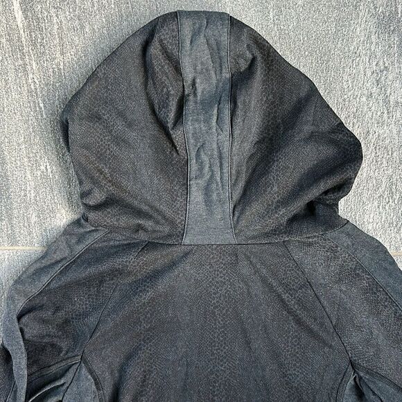 NWT REVOLVE Michael Lauren Full Zip Grey Snake Print Hoodie Pockets Thumbholes S - Picture 10 of 16